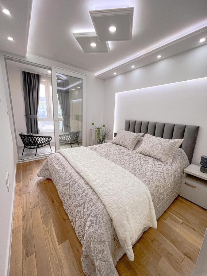 Fontana Apartmani Free Parking ทูซลา ภายนอก รูปภาพ