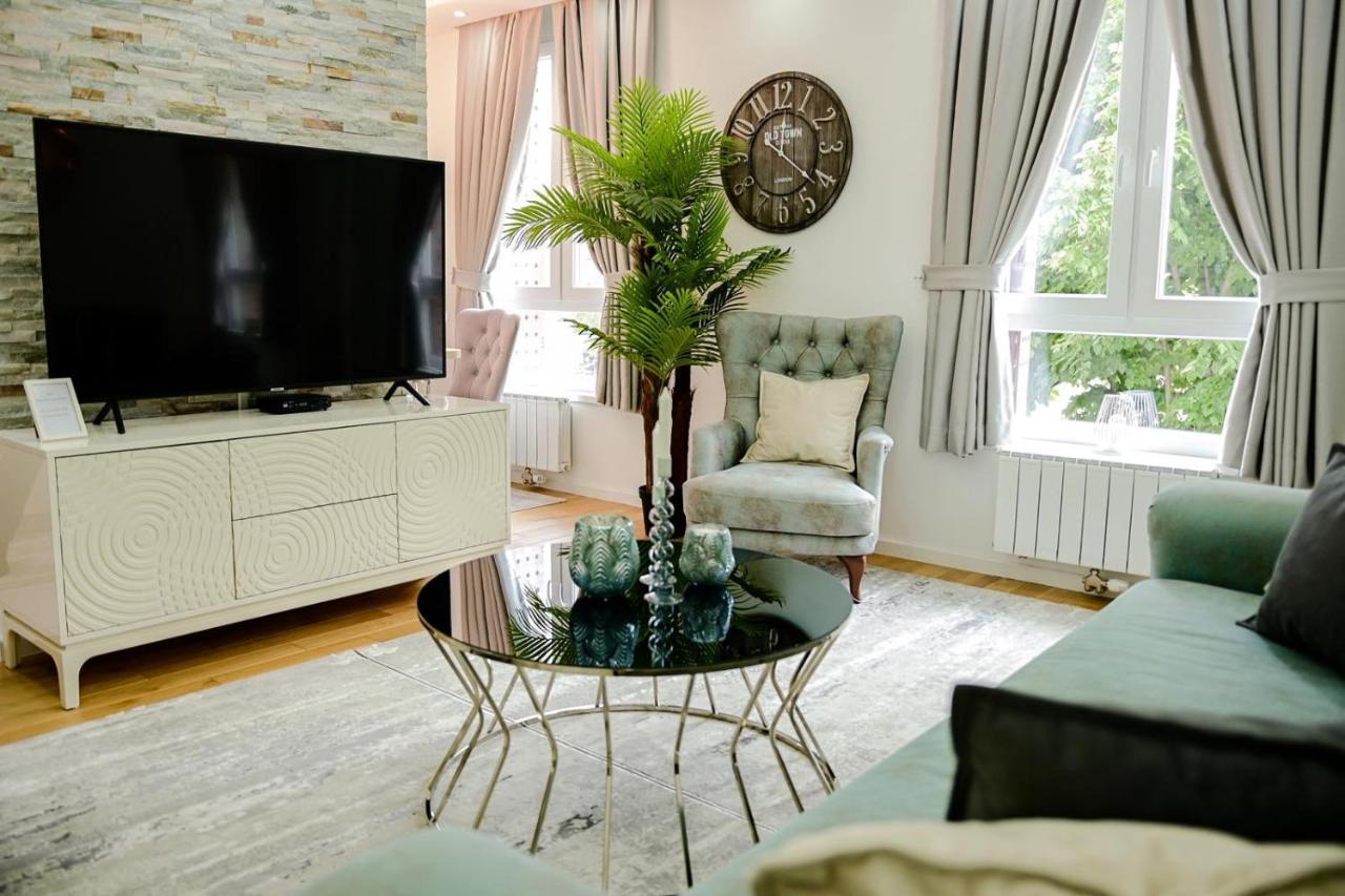 Fontana Apartmani Free Parking ทูซลา ภายนอก รูปภาพ
