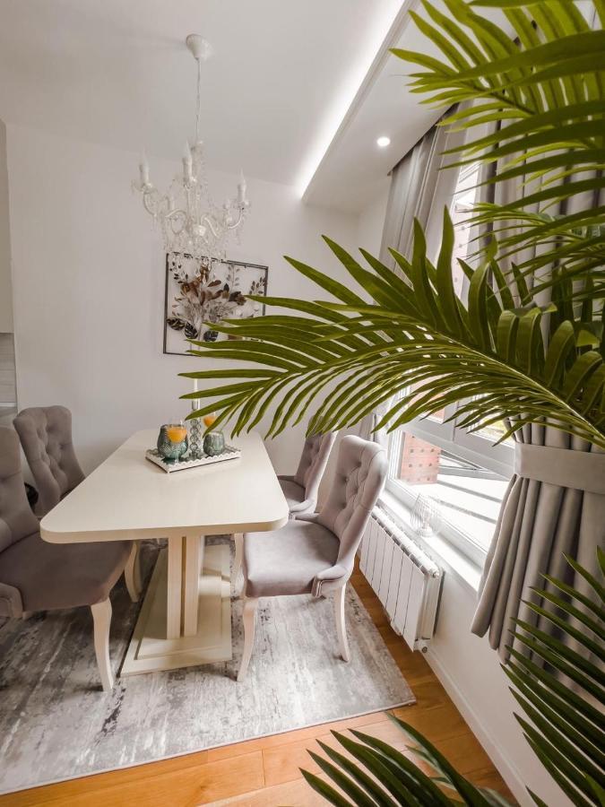 Fontana Apartmani Free Parking ทูซลา ภายนอก รูปภาพ